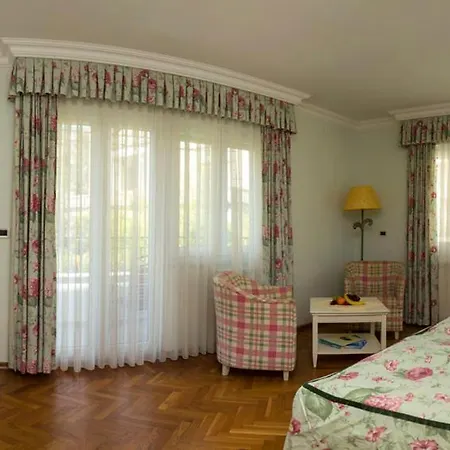 Miramar Отель 4*
